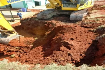 OBRAS DOS VESTIÁRIOS E PISTA DE ATLETISMO