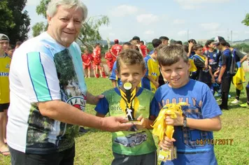 ESCOLINHA MUNICIPAL DE FUTEBOL REALIZA TORNEIO