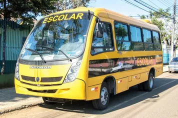MAIS UM ÔNIBUS NOVO PARA O TRANSPORTE ESCOLAR