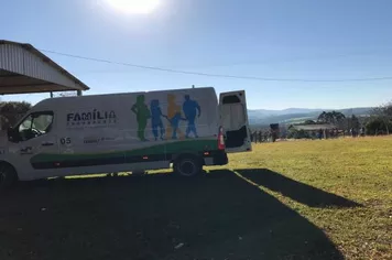 CRAS MÓVEL REALIZA ATENDIMENTOS NA COMUNIDADE DE SÃO ROQUE