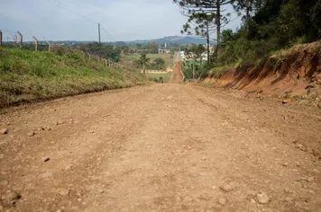 REPAROS E CASCALHAMENTOS