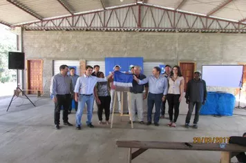 Sistema de coleta tratamento e distribuição de água no Rio do Meio