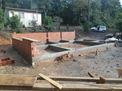 Construção das casas do grupo de habitação rural