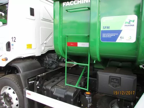 IVAÍ RECEBE NOVOS CAMINHÕES TRUCK CAÇAMBA