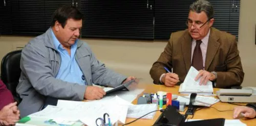 Ivaí reinvindica mais moradias a diretor da Cohapar